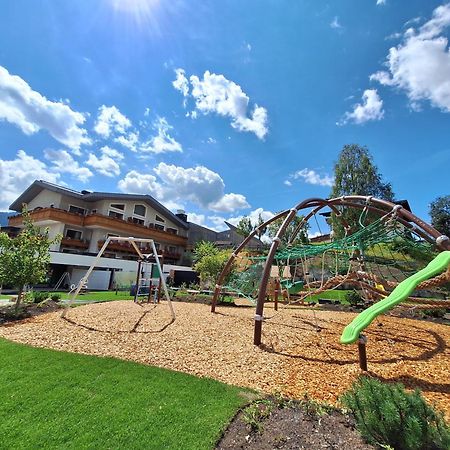 Familienhotel Felsenhof Flachau Exterior photo