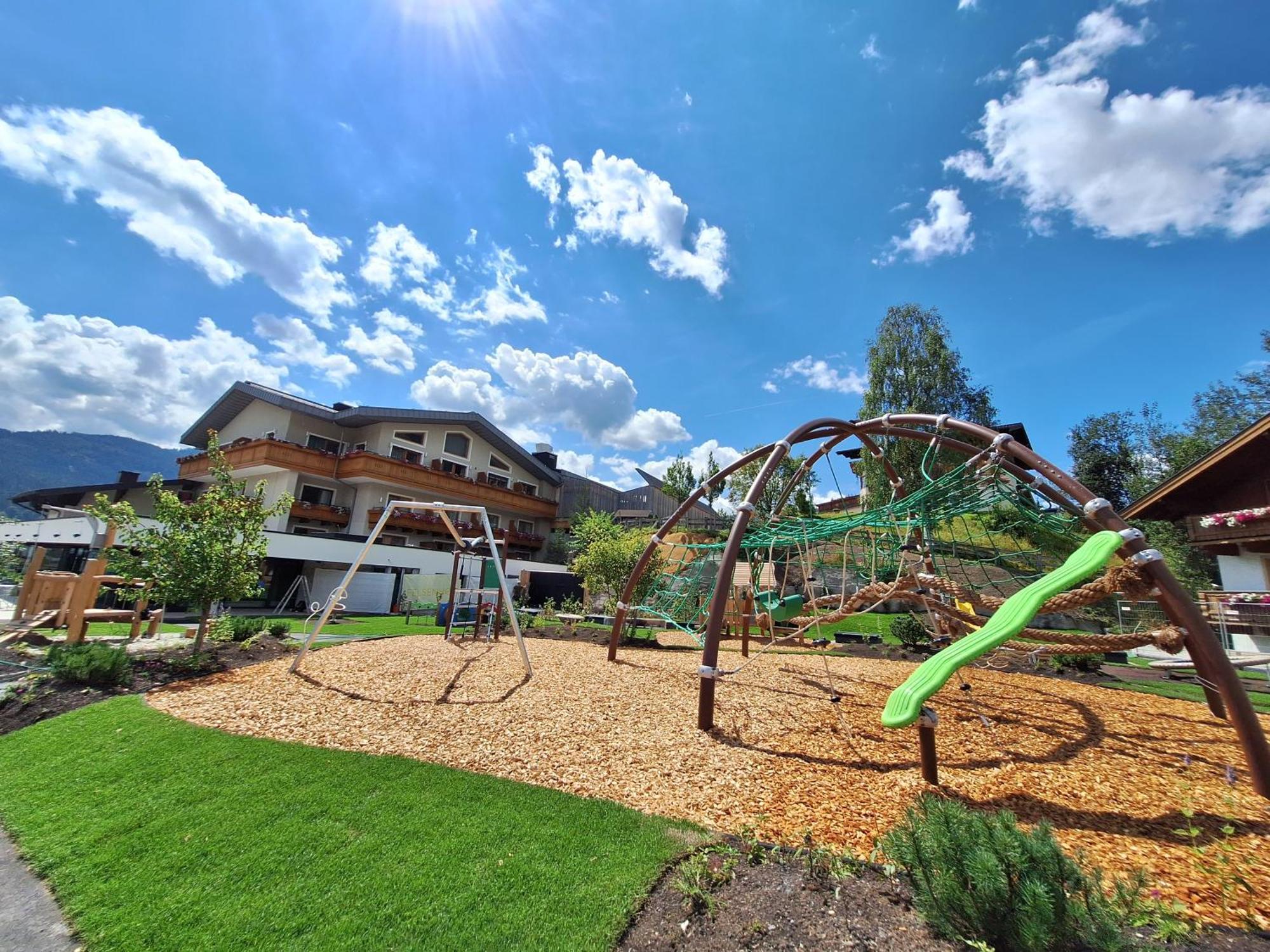 Familienhotel Felsenhof Flachau Exterior photo